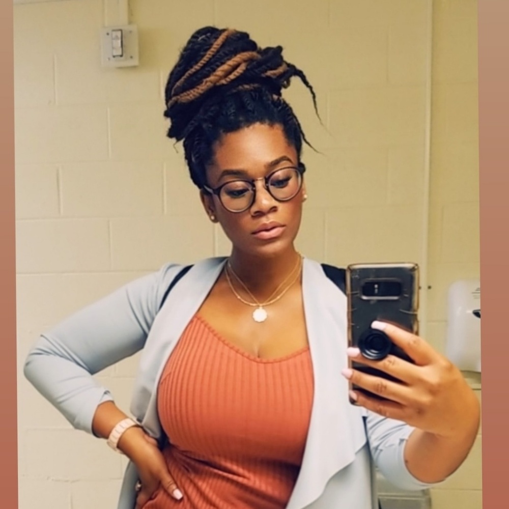 Meet your Posher, Gina